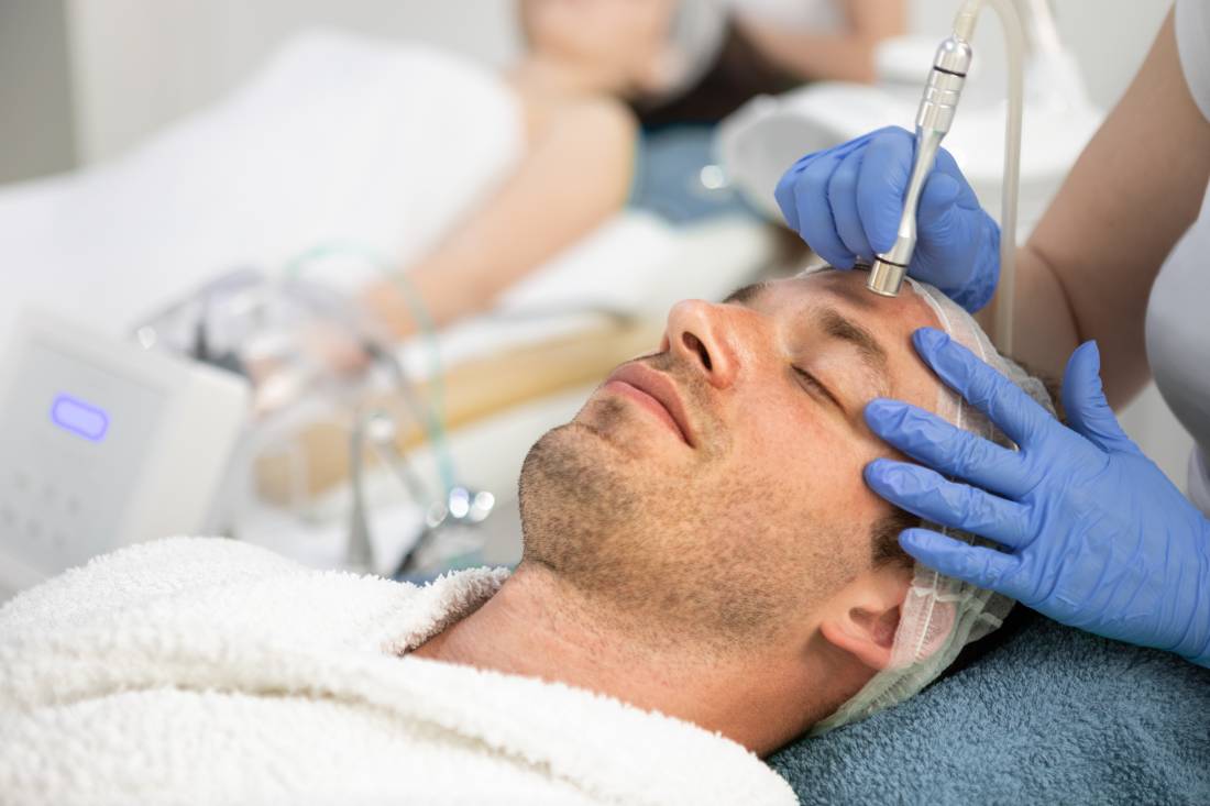 Facials, Male Facials, cleansing, exfoliation, razor burn, hydration, spa, men’s spa treatment