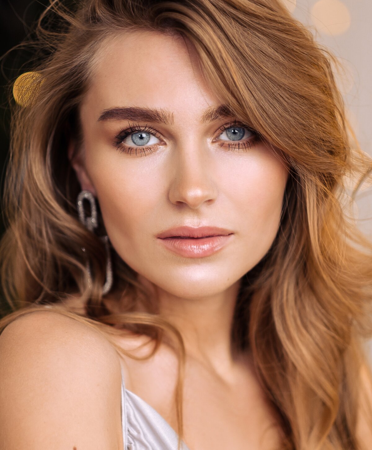 Lexington halo tribrid laser model receiving treatment