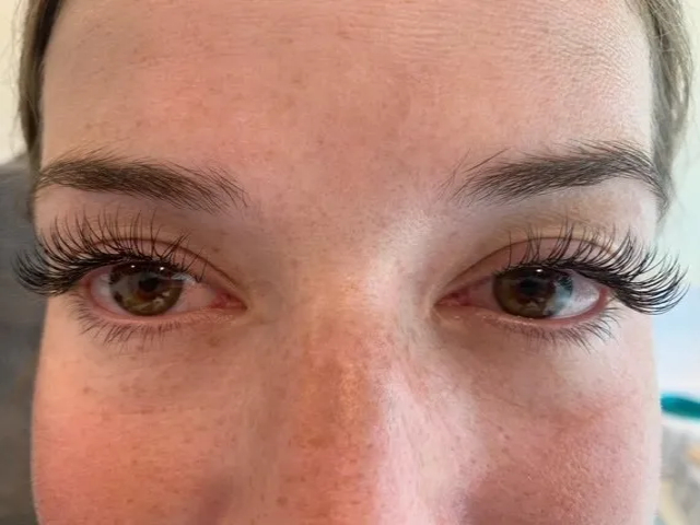 Lashes Before & After Image