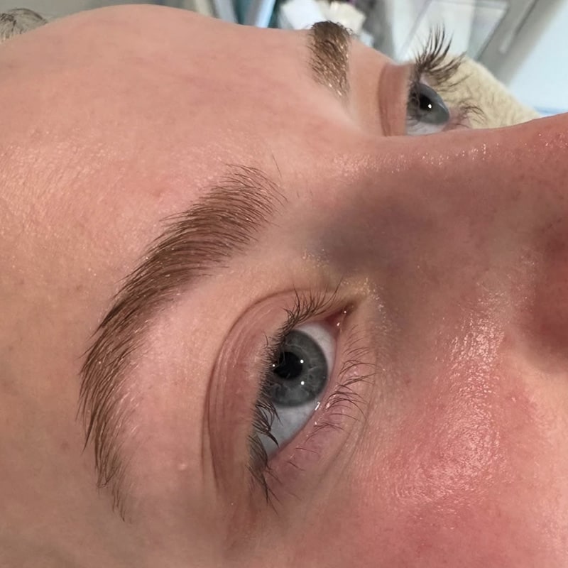 Lashes Before & After Image